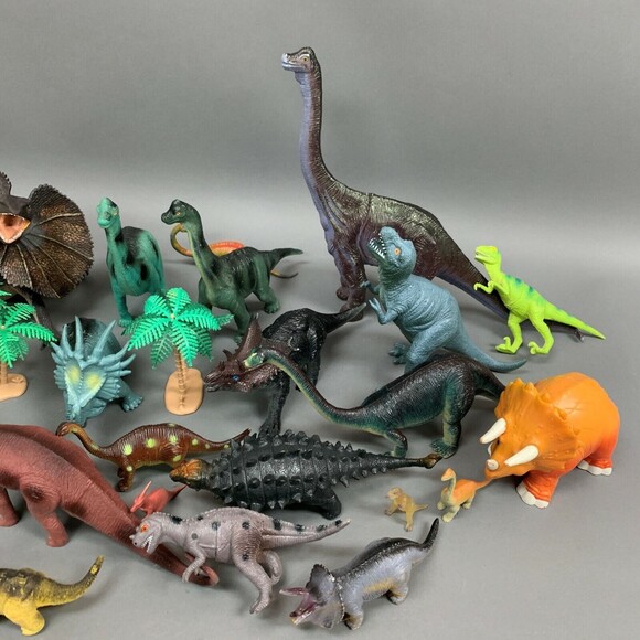 Variety of Toys Dinosaurs Hard Plastic Lot of 31 Pretend Play - Picture 6 of 10